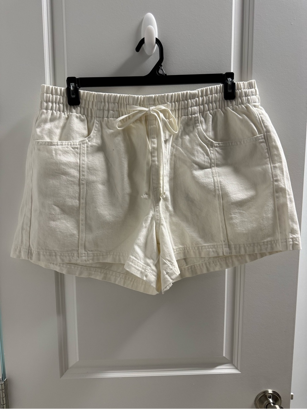 Universal Thread Cream Drawstring Casual Shorts